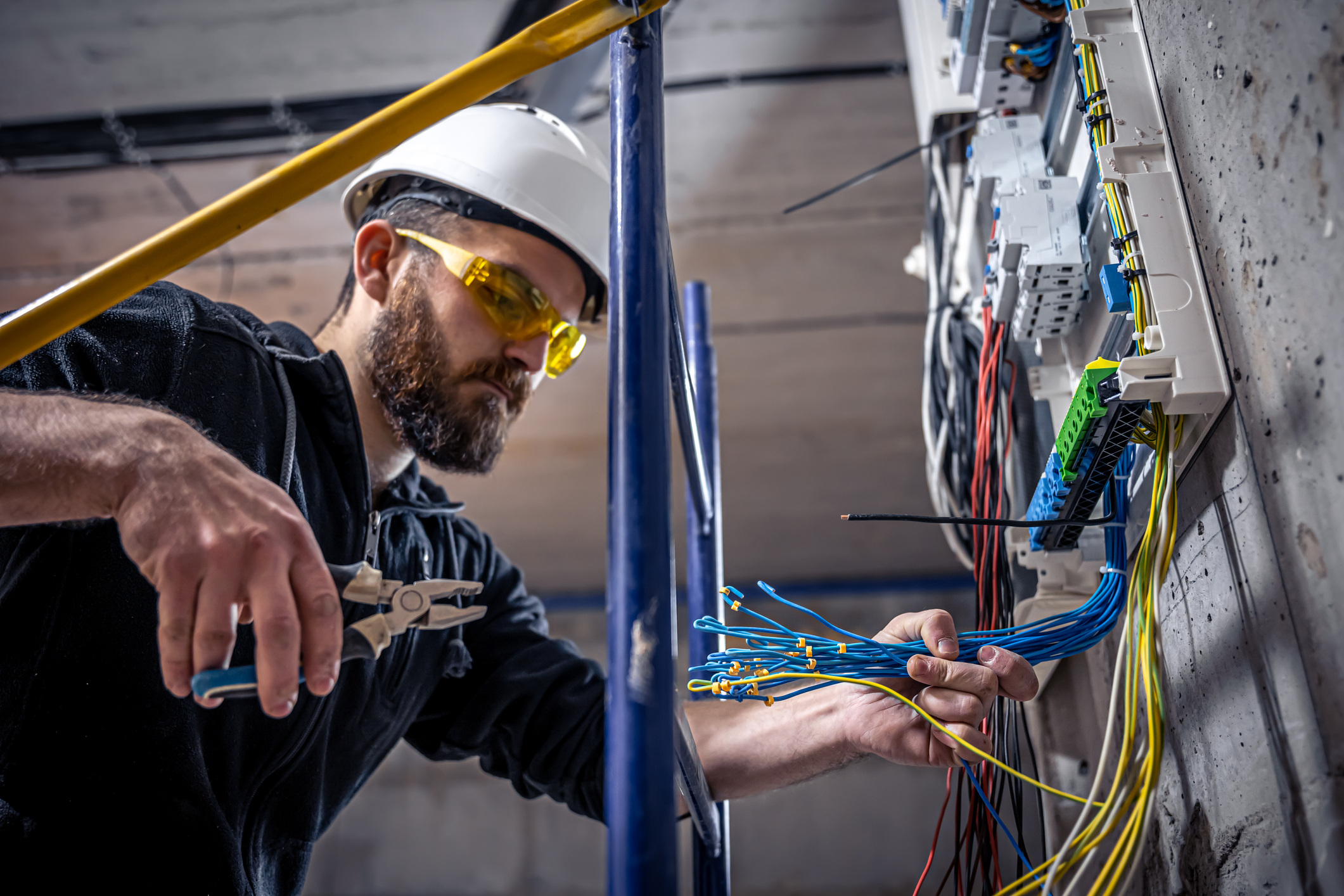 (22 Country) Electrician Salary After Tax Comparison